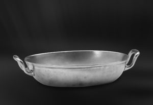 Oval pewter centerpiece with handles - Centerpiece handmade in Italy - Italian pewter centerpiece (Art.582)