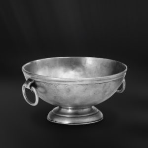 Footed pewter bowl with handles - Footed bowl handmade in Italy - Italian pewter footed bowl (Art.427)