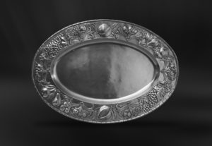 Oval embossed pewter tray - Tray handmade in Italy - Italian pewter tray (Art.778)