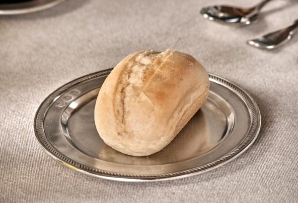 Pewter bread plate (854)