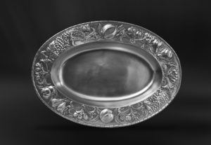 Oval embossed pewter centerpiece - Centerpiece handmade in Italy - Italian pewter centerpiece (Art.783)