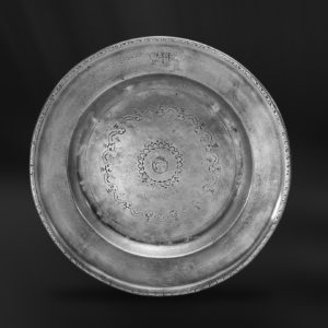 Old pewter plate - Old plate handmade in Italy - Italian pewter plate (Art.209)