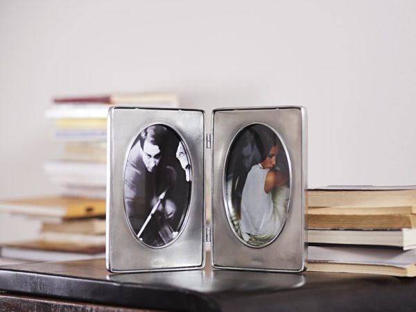 Pewter folding picture frame (489)