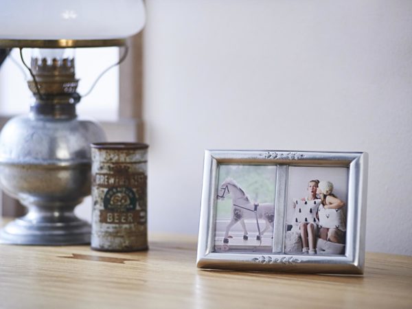 Pewter double picture frame (671)