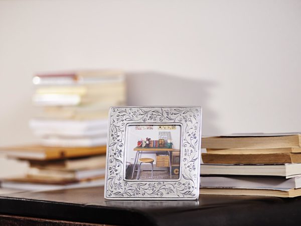 Square pewter picture frame (752)