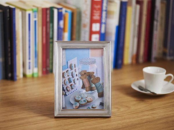 Rectangle pewter picture frame (860)