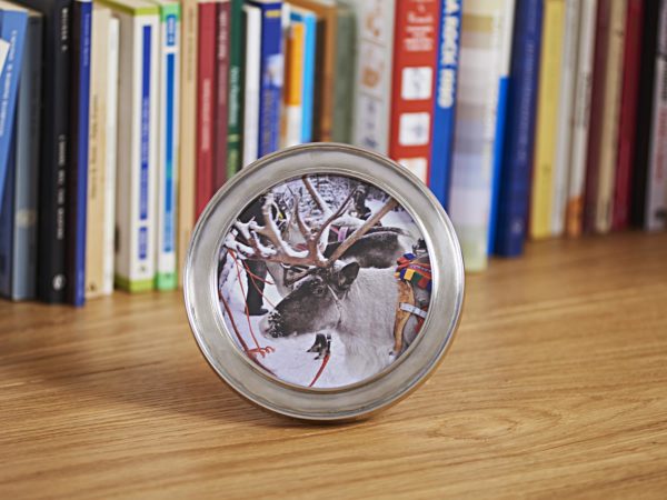 Round pewter picture frame (866)